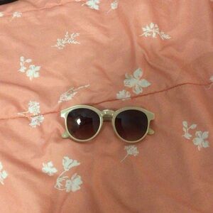 Chic White Round Sunglasses